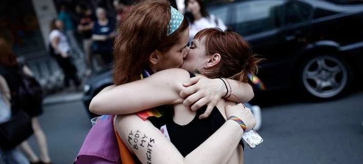 Νομοσχέδιο προώθησης αναδοχής παιδιών από ομόφυλα «ζευγάρια»: Ένα νοσηρό κι επικίνδυνο κοινωνικό «πείραμα»!